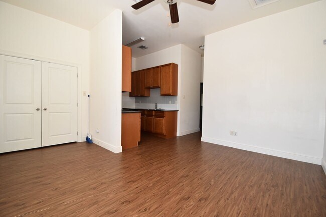 Building Photo - Pine Grove Apartments