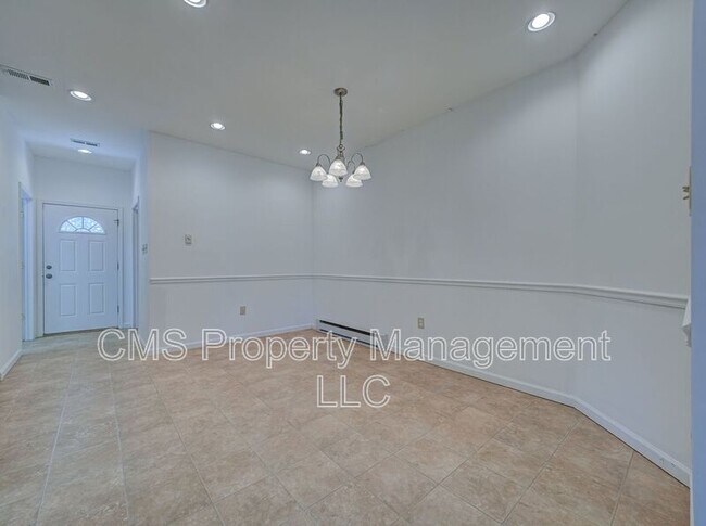 Building Photo - 756 Lakehurst Rd
