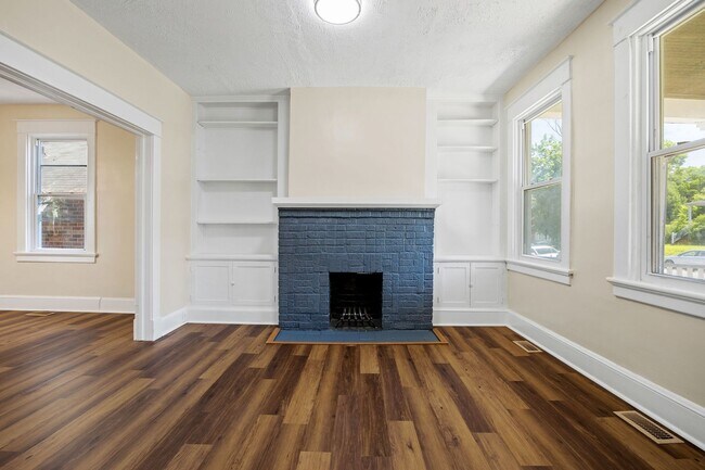 Building Photo - Completely Renovated 3 Bedroom Home in Hig...