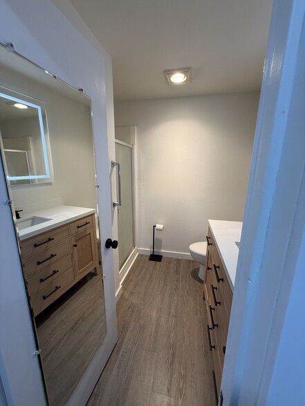 Building Photo - 103 A St