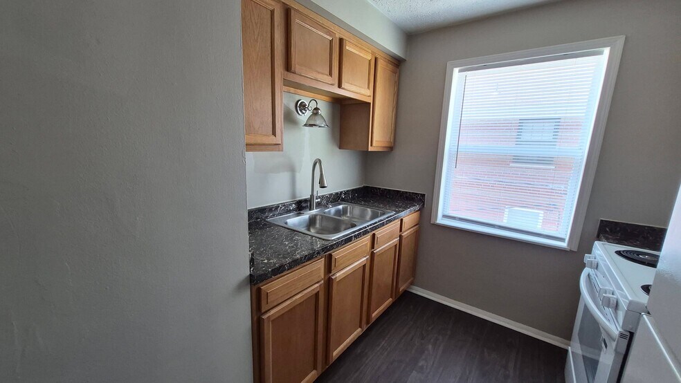 Building Photo - 520 Forrer Blvd