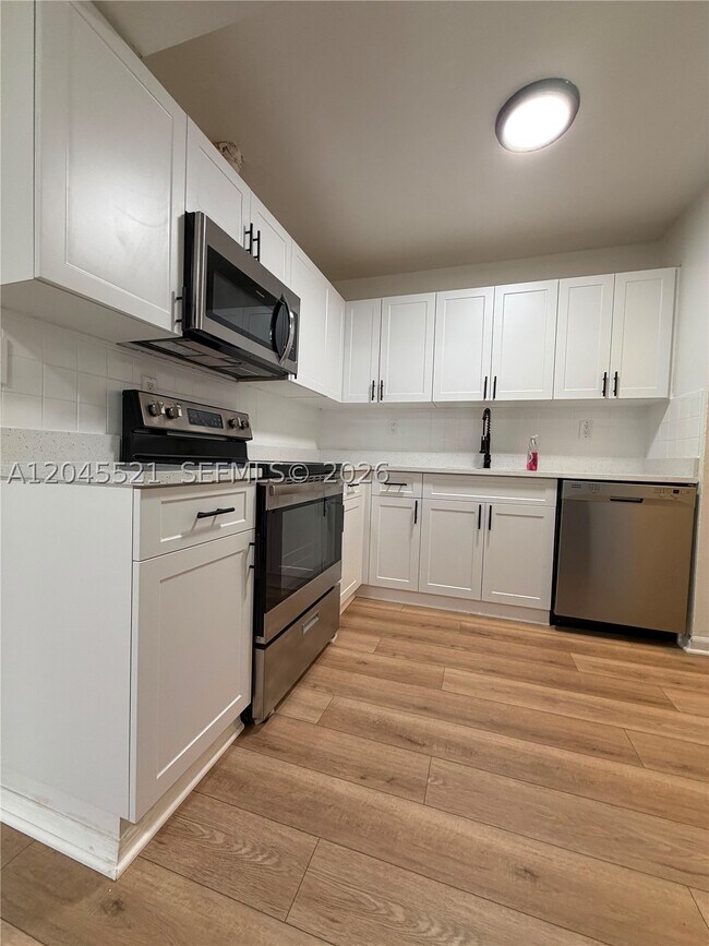Building Photo - 2557 NW 60th Terrace
