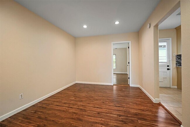 Building Photo - 4409 Wendell St