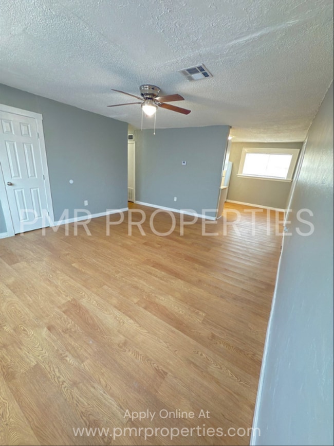 Building Photo - 4 Bedrooms - 1 Bathroom House.