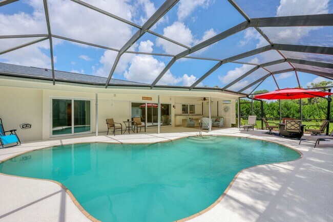 Building Photo - Secluded Annual Rental-  3 Bedroom 2 Bath Pool Home In Spanish Wells