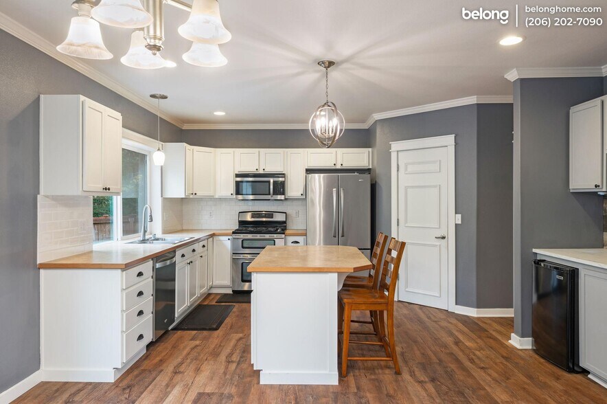 Building Photo - 15010 68th Ave E