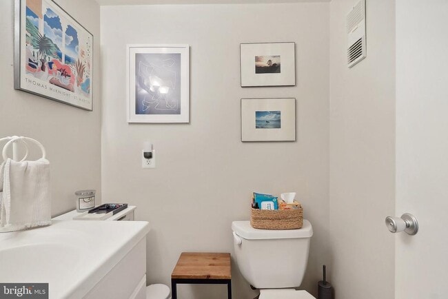 Building Photo - 2031 Approach Ln