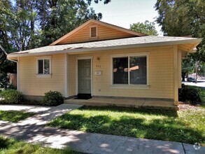 Building Photo - Chico Charmer! Close to downtown Chico and...