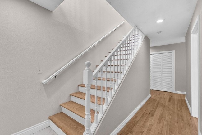 Building Photo - 203 N Lucia Ave