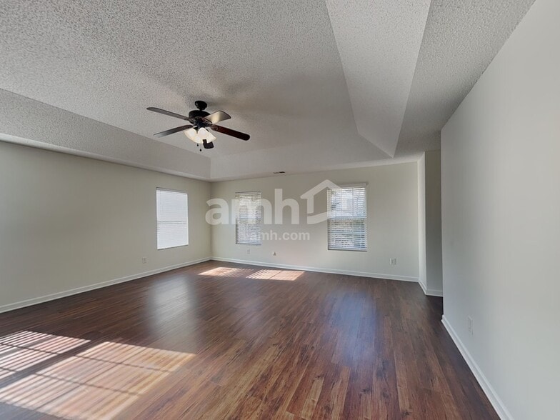 Building Photo - 2521 Highland Park Dr