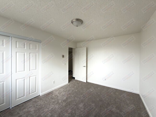 Building Photo - Ealges Nest Apartments