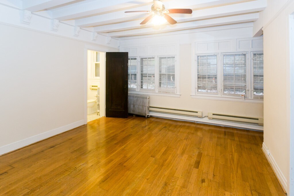 Building Photo - 4741 N Paulina St