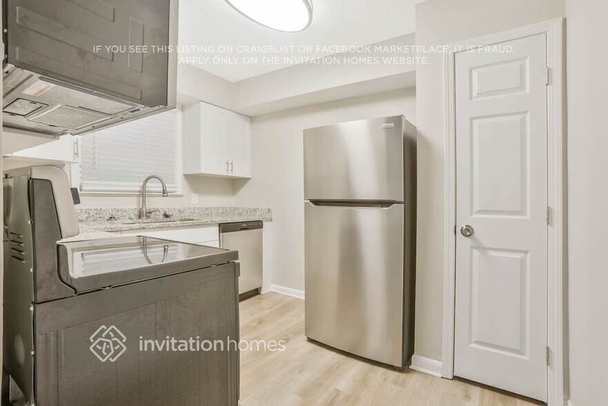 Building Photo - 415 Plainville Dr SW