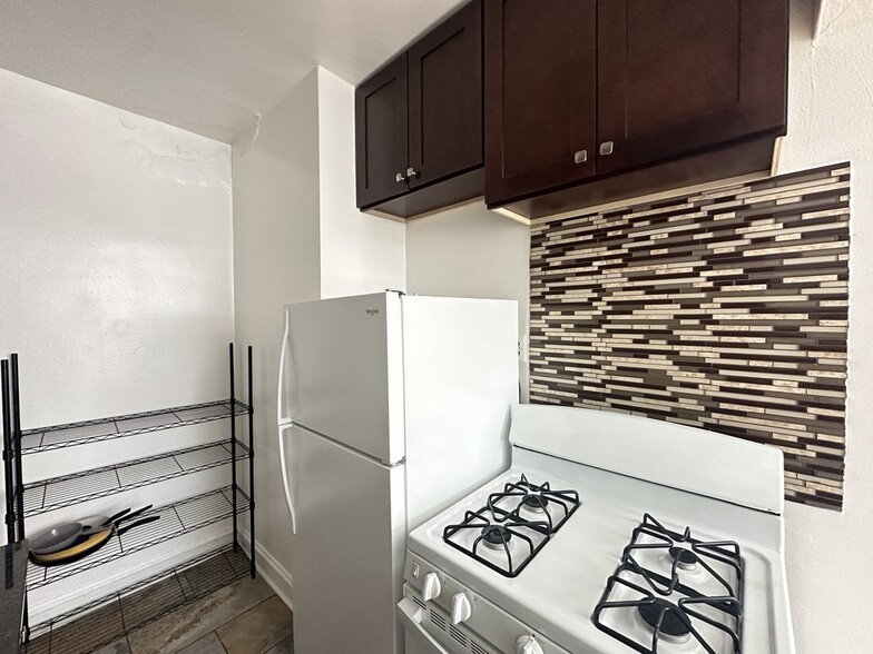 Building Photo - 1361 W Estes Ave
