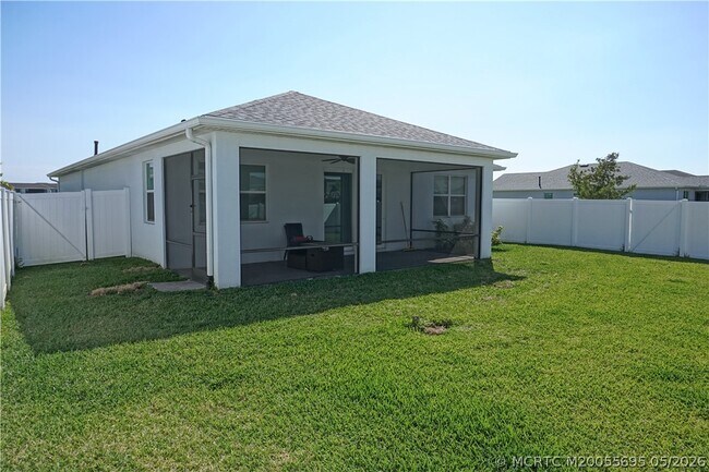 Building Photo - 14143 SW Safi Ter