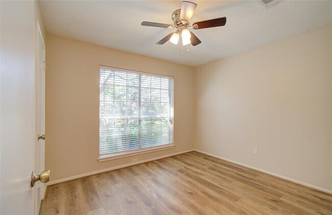 Building Photo - 11810 Stone Bridge Dr