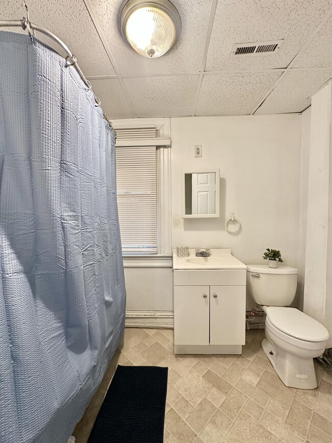 Building Photo - 36 13th St