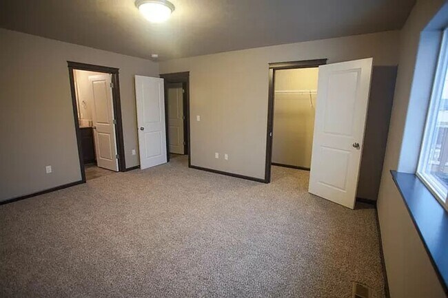 Building Photo - Charming 3-Bedroom Home in Post Falls