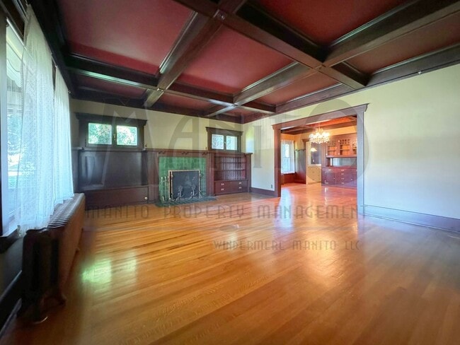 Building Photo - South Hill Swank