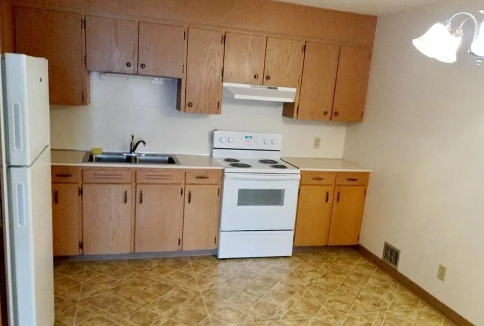 Building Photo - 1109 S 13th St