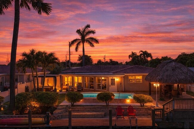 Building Photo - 220 SE 2nd Ave