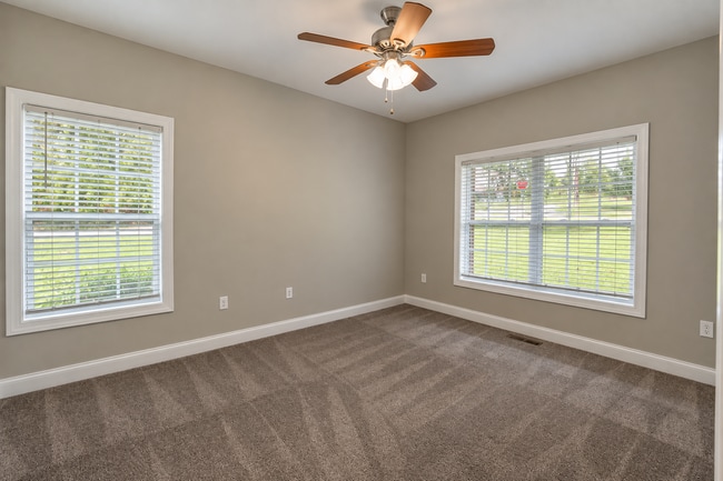 Building Photo - 1566 Lake Villa Cir