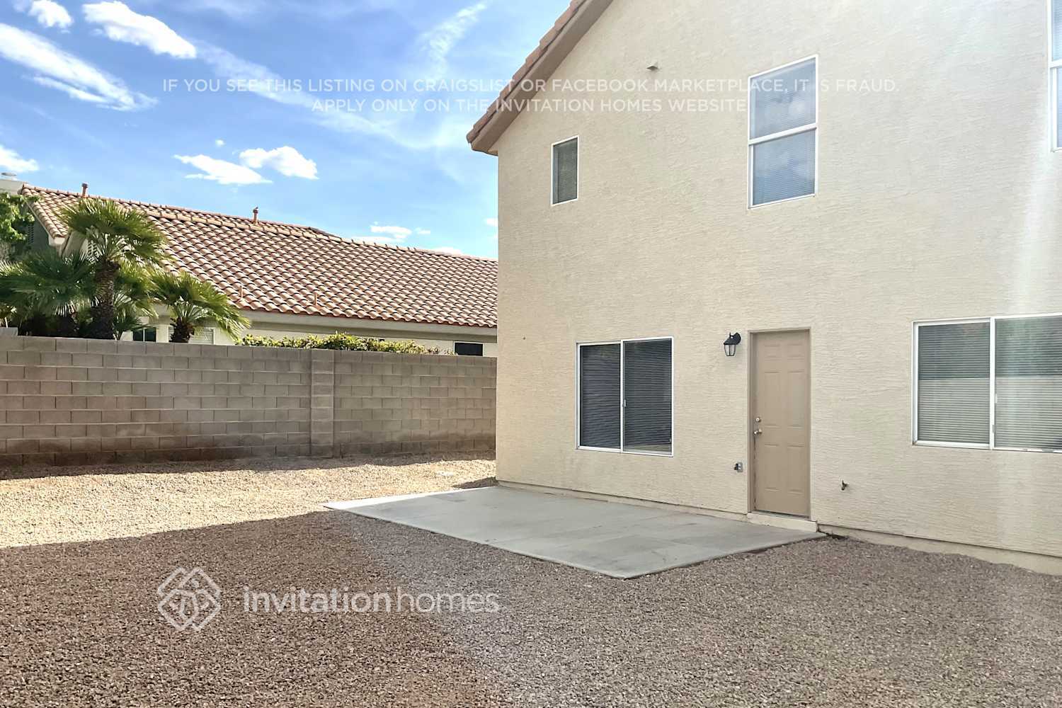 Building Photo - 1400 Desert Hills Dr