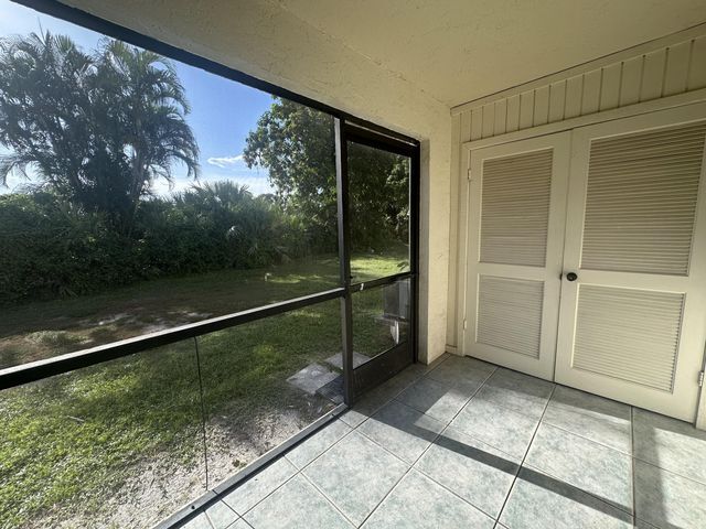 Building Photo - 4247 Oak Terrace Dr