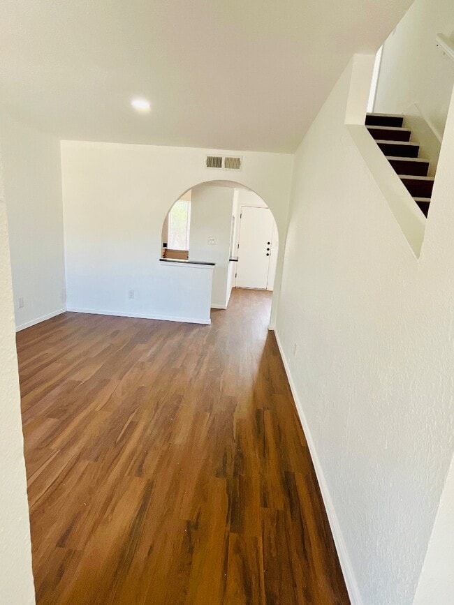 Building Photo - 5509 Oakbriar Cir