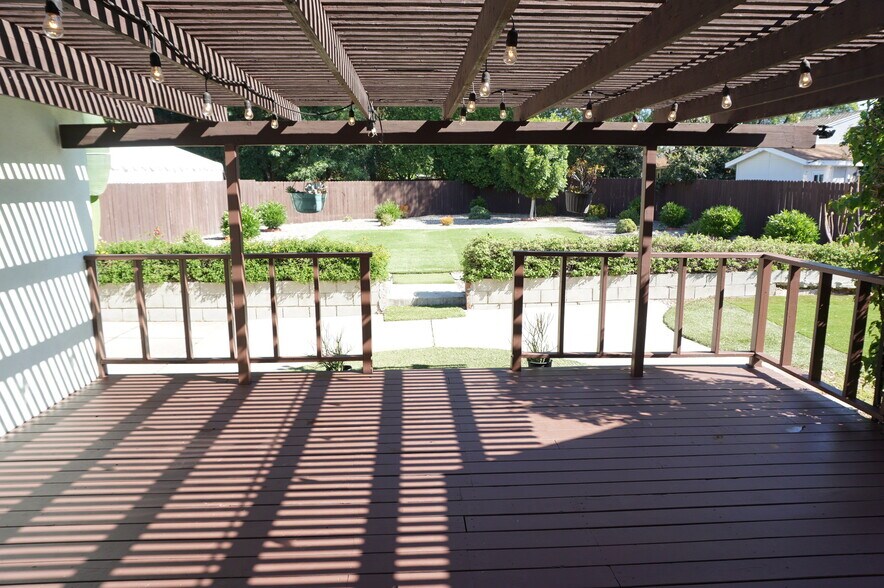 Building Photo - 18243 Superior St