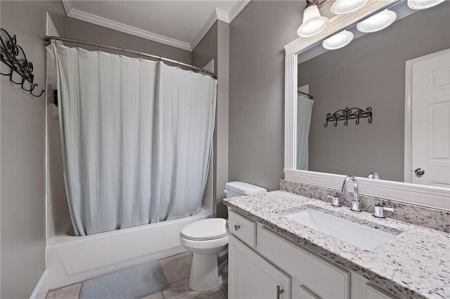 Building Photo - 227 Oakwind Pointe