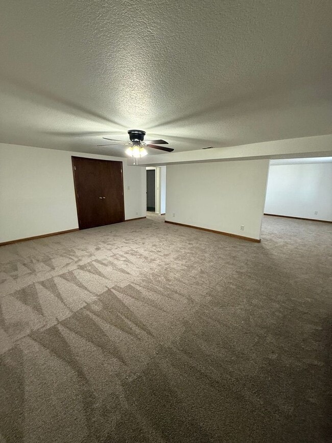 Building Photo - 6840 Delmonico Dr