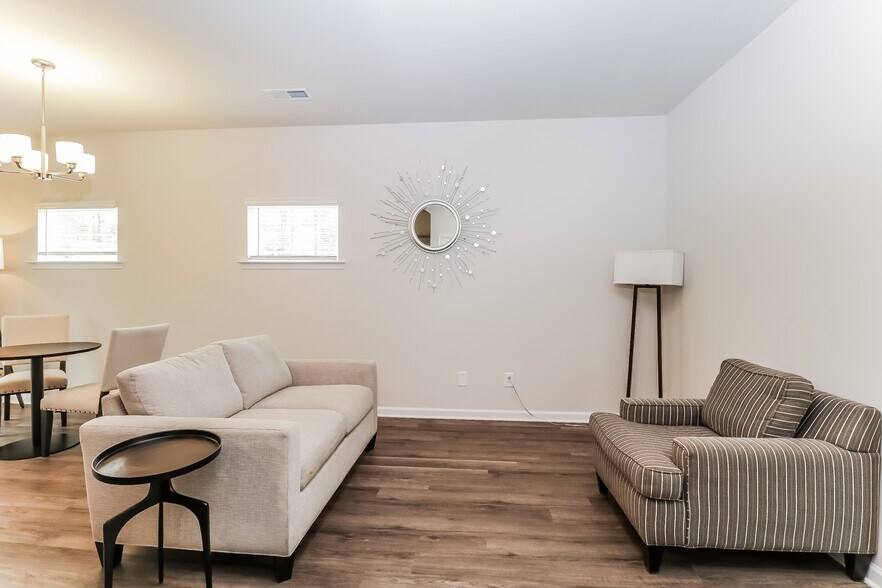 Building Photo - 714 Wild Duck Ln