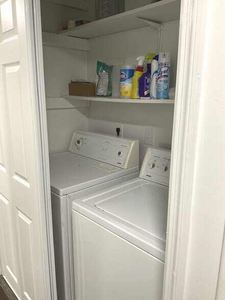 Laundry closet - 1001 Woodland Vlg