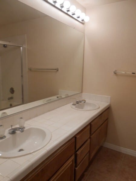 Building Photo - Beautiful remodeled 1 Bed one Bath in  Nor...