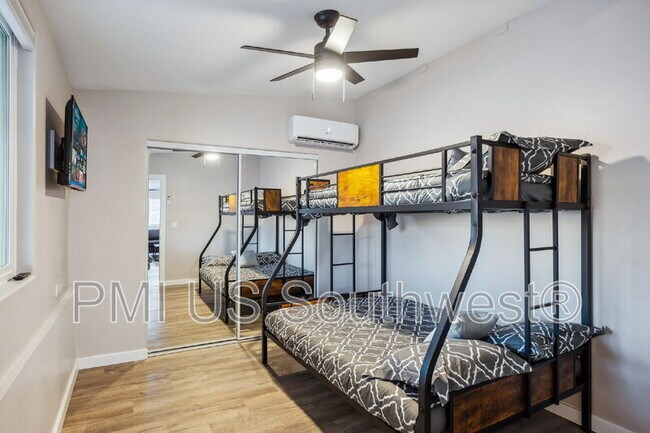 Building Photo - 437 Riverfront Dr