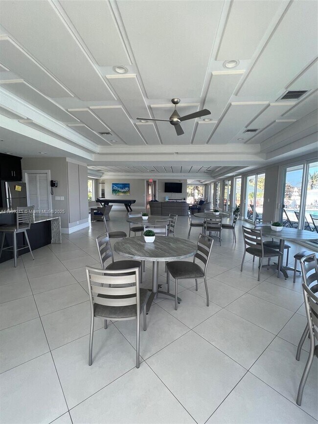 Building Photo - 333 NE 21st Ave