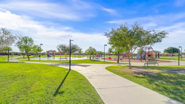 Building Photo - Serene 3-Bedroom 2-Bath 3 Car Garage Retre...