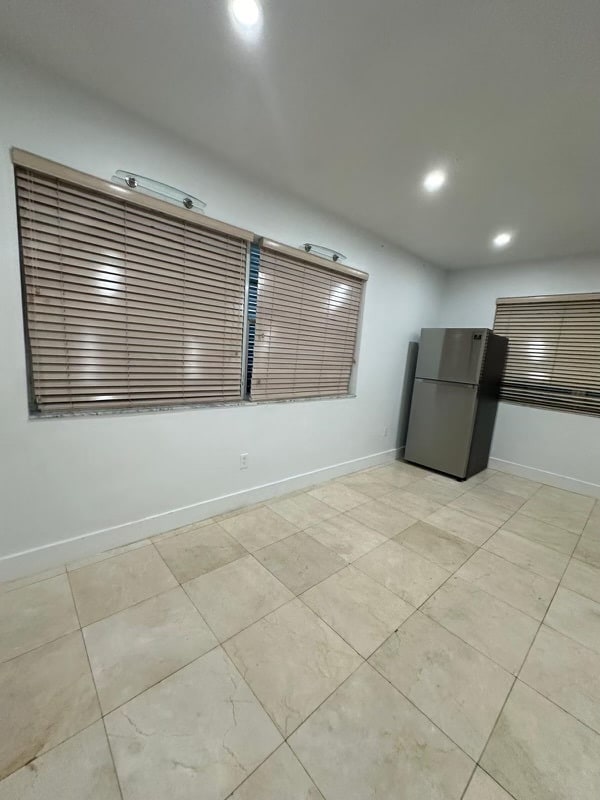 Building Photo - 11025 N Bayshore Dr