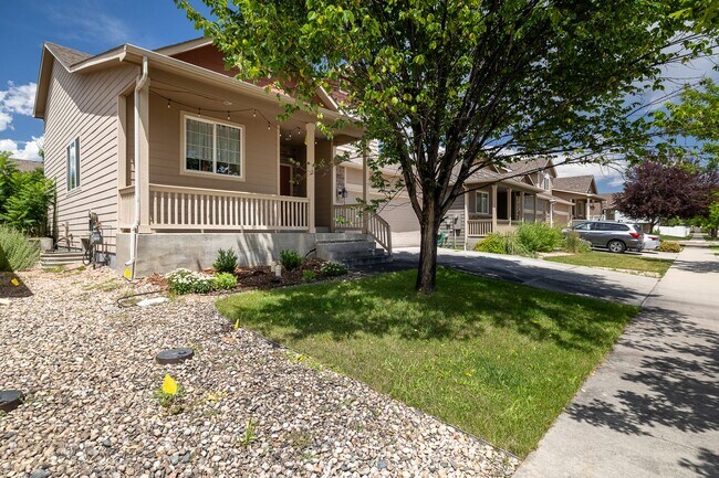 Building Photo - 4 Bed 3 Bath Located in Maple Hill Availab...