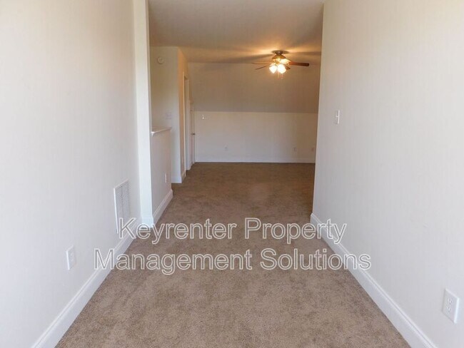 Building Photo - 20 Enchanted View Cir