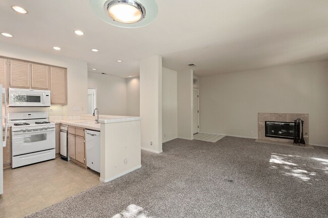 Building Photo - 470 Navaro Way