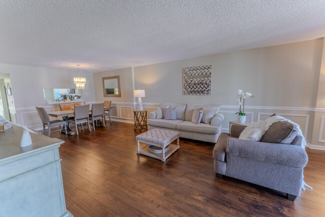 Building Photo - 4725 Lucerne Lakes Blvd E