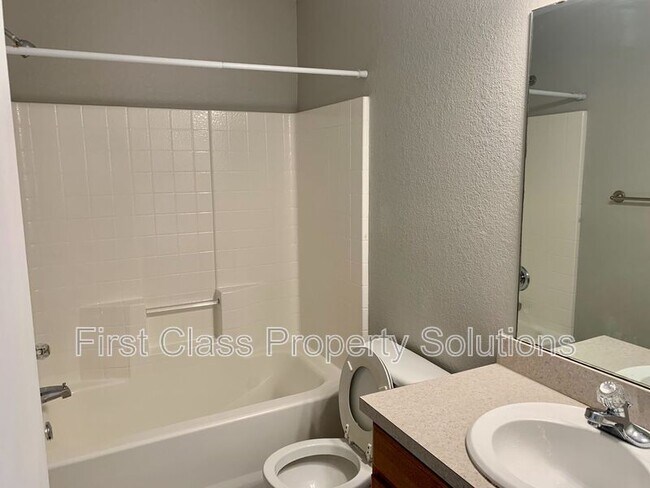 Building Photo - 4317 SE 87th St