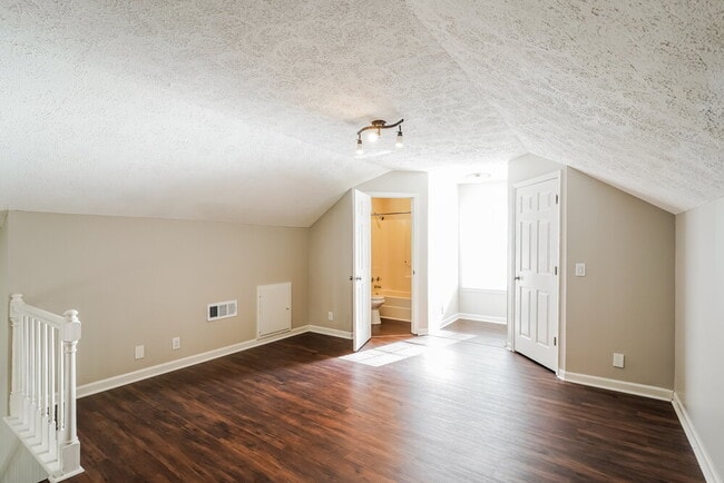 Building Photo - 1502 Cedardale Rd