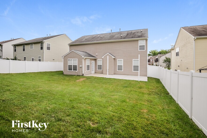 Building Photo - 3672 Village Springs Dr