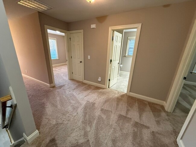 Building Photo - HUGE 5 Bedroom 3 Stroy Home with Fenced in...