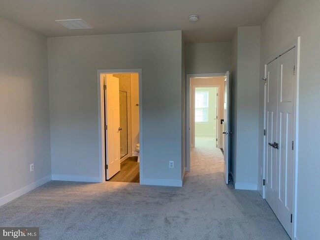Building Photo - 14036 Sunrise Valley Dr