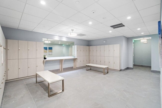 Building Photo - 7340 Amberly Ln