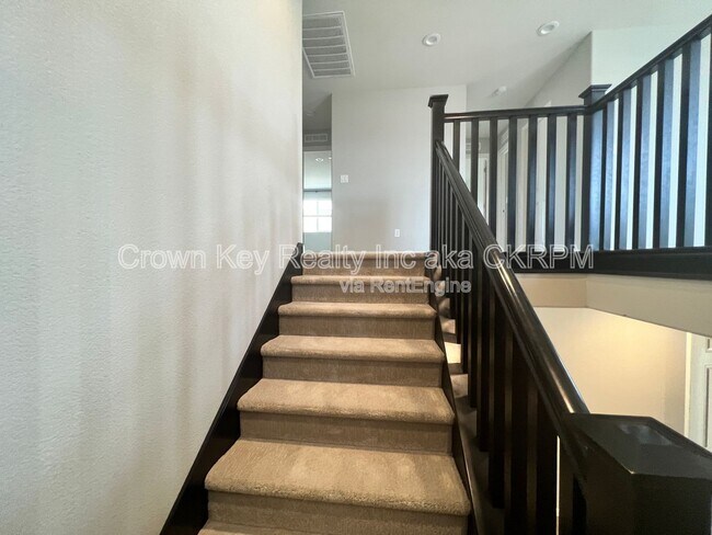 Building Photo - 2254 Middlebury Dr